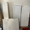 1458458-1 Parti med 5 vattenburna panelradiatorer