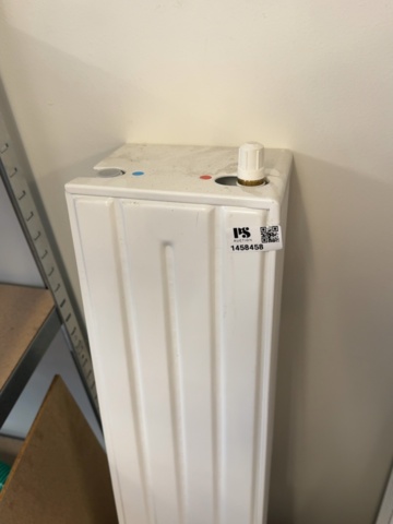 1458458-5 Parti med 5 vattenburna panelradiatorer