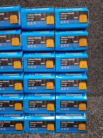 1557786-4 30 st Förpackningar Träskruv Försänkt, Gunnebo