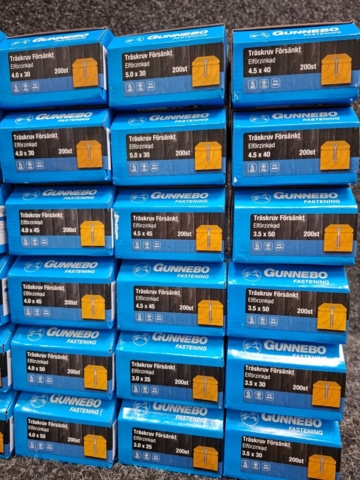 1557787-4 30 st Förpackningar Träskruv Försänkt, Gunnebo