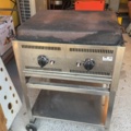 1458461-1 Grillvagn med häll och galler gasol