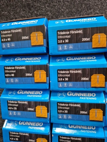 1557789-7 30 st Förpackningar Träskruv Försänkt, Gunnebo