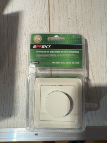 1458469-2 Samling med dimrar max effekt 20-300W 30 st