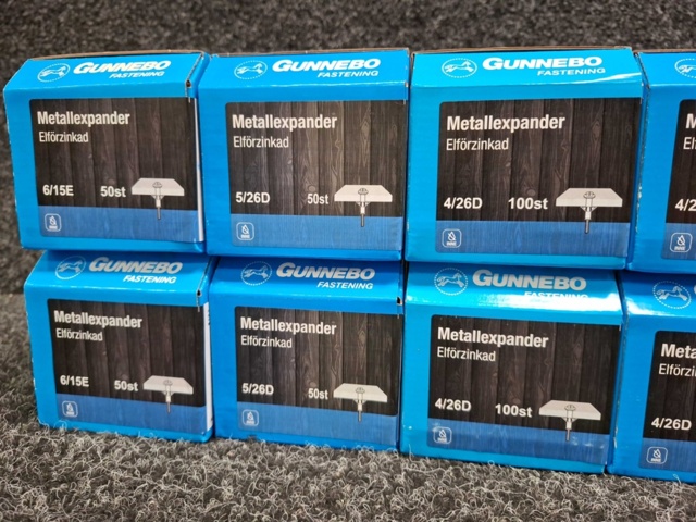1557799-4 12 st Förpackningar Metallexpander, Gunnebo