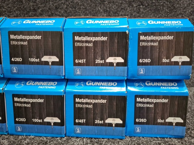 1557799-5 12 st Förpackningar Metallexpander, Gunnebo
