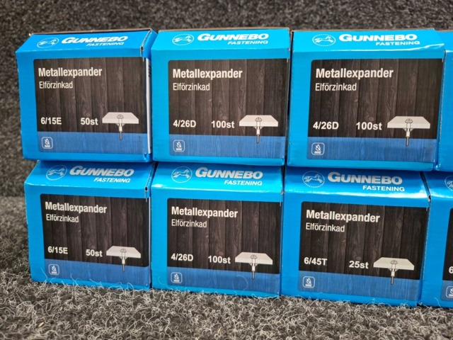 1557800-3 12 st Förpackningar Metallexpander, Gunnebo
