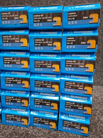 1557804-4 30 st Förpackningar Listskruv, Gunnebo