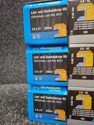 1557805-4 20 st Förpackningar Sockelskruv, Gunnebo