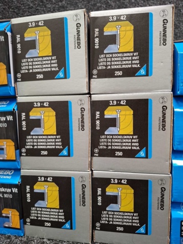 1557805-5 20 st Förpackningar Sockelskruv, Gunnebo