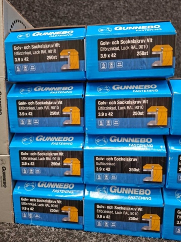 1557805-6 20 st Förpackningar Sockelskruv, Gunnebo