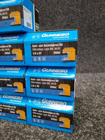 1557805-7 20 st Förpackningar Sockelskruv, Gunnebo