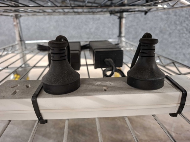 1558473-20 Oplaadstation Neoz Lighting "Trolley Short" & lampor