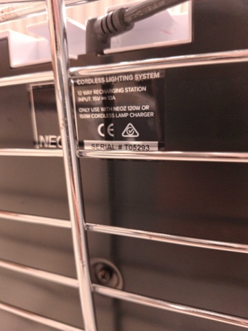 1558473-21 Oplaadstation Neoz Lighting "Trolley Short" & lampor