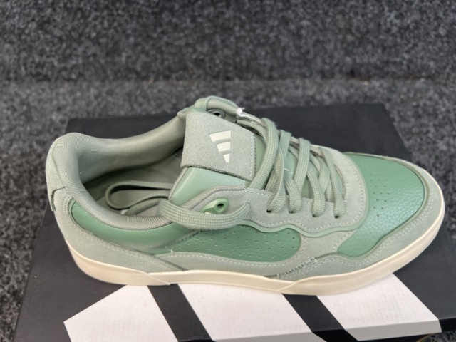 1559110-3 Golfskor Adidas M Retrocross 25, Strl 42