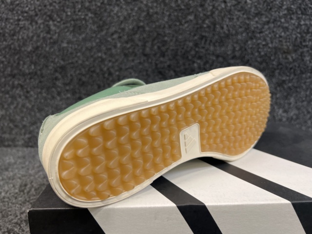 1559110-5 Golfskor Adidas M Retrocross 25, Strl 42