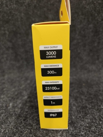 Mångsidig Ficklampa Nitecore LR70 & Nitecore Carbon Battery 6K