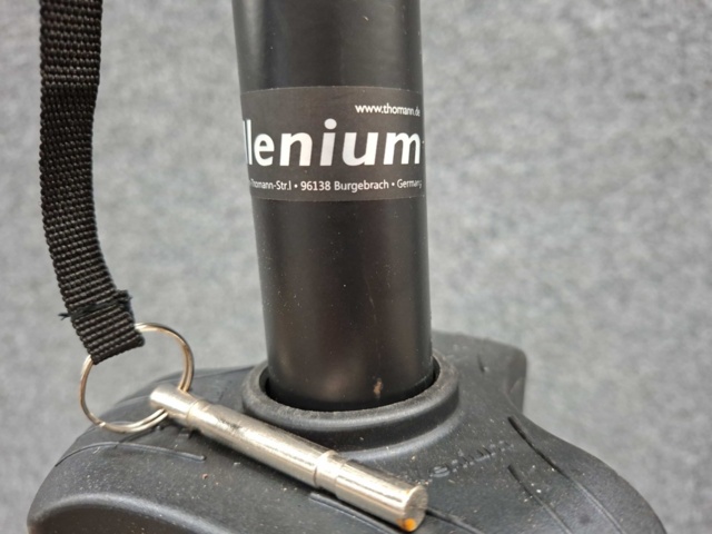 1559081-6 Högtalarstativ Millenium