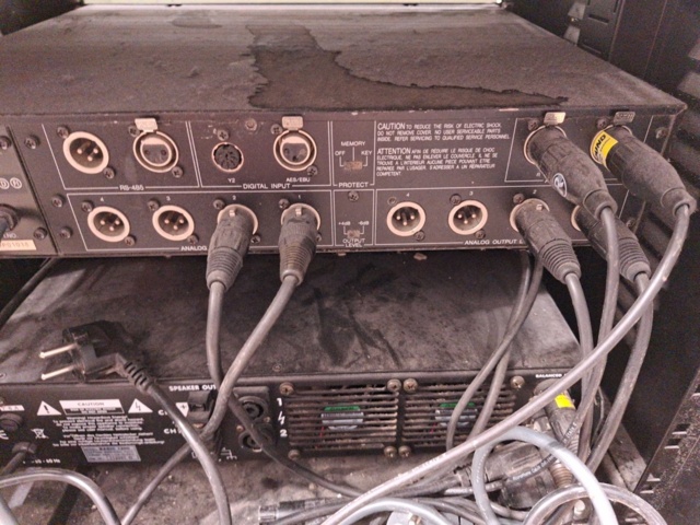 1559086-9 Rackskåp med högtalarstyrenhet Yamaha D2040 digital & slutsteg Bittner