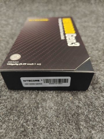 Power Bank NB10000 Gen3 & Ficklampa Nitecore MT2A Pro
