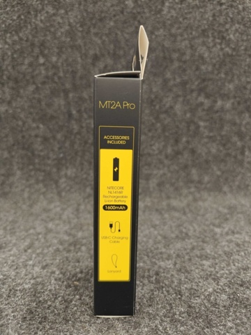 Power Bank NB10000 Gen3 & Ficklampa Nitecore MT2A Pro