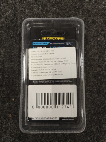 1557352-9 Batteriladdare Nitecore UMS2 & Extra batterier