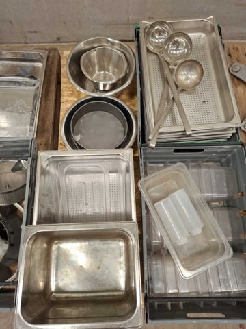 1559091-19 Parti med restaurang- och serveringsutrustning i rostfritt stål m.m.