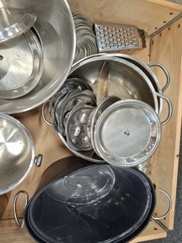 1559097-5 Parti med restaurangutrustning i rostfritt stål m.m.