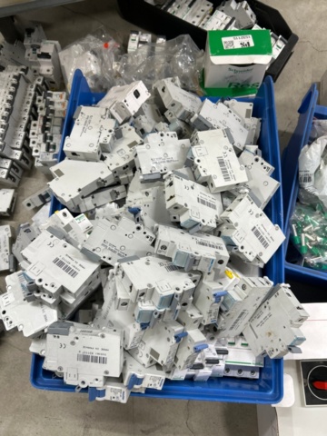 1532115-2 Lot of circuit breakers and electrical materials