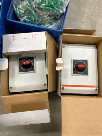 1532115-6 Lot of circuit breakers and electrical materials