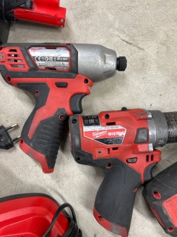 1532116-2 Electric machines Milwaukee 12V, 3 pcs