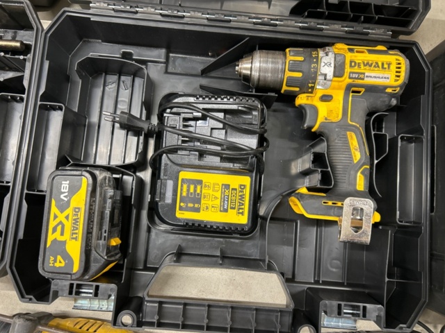 1532118-5 Elmaskiner DeWALT 18V, 5 st