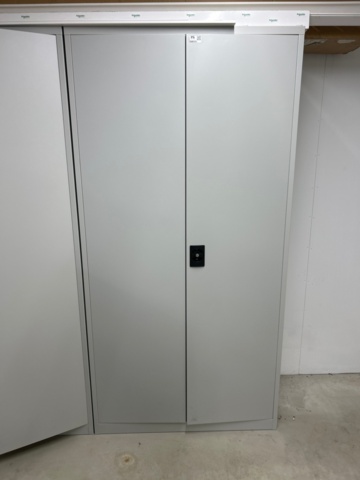 1532129-1 Plåtskåp