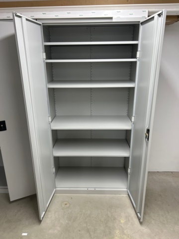 1532129-2 Plåtskåp