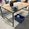 1532141-2 Montörsbord med skruvstäd