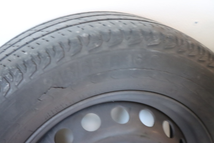 1296098-16 Bildäck 215/65 R16C Ford Transit (-18)