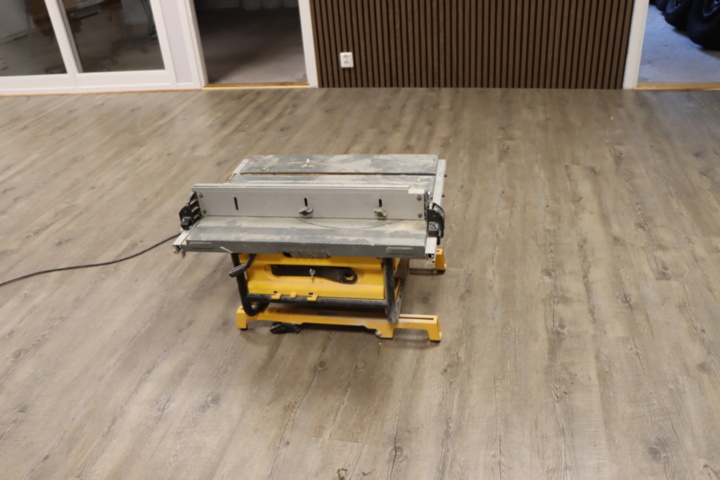 1296102-7 Sågbord Dewalt DW745