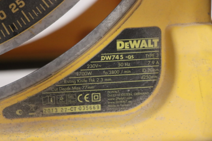 1296102-5 Sågbord Dewalt DW745