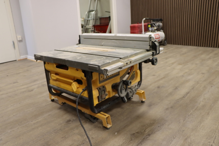 1296102-1 Sågbord Dewalt DW745