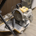 1296103-14 Kakelskärare Dewalt D24000 med ställning/kar
