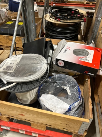 1532172-26 32 pall material från telecomistallatör