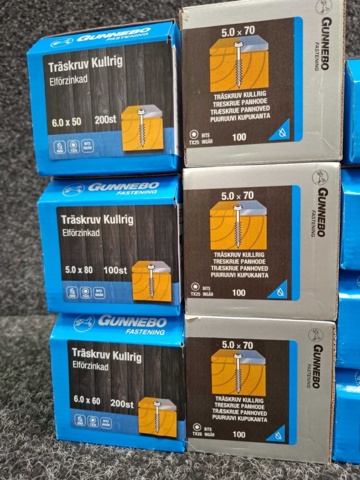 1557812-4 17 st Förpackningar Träskruv Kullrig, Gunnebo