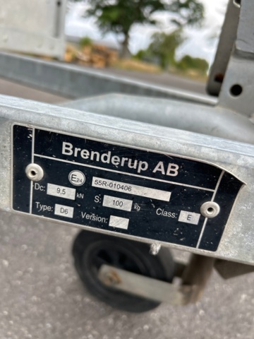 1532183-7 Kåpsläp Brenderup 1000 kg 2017