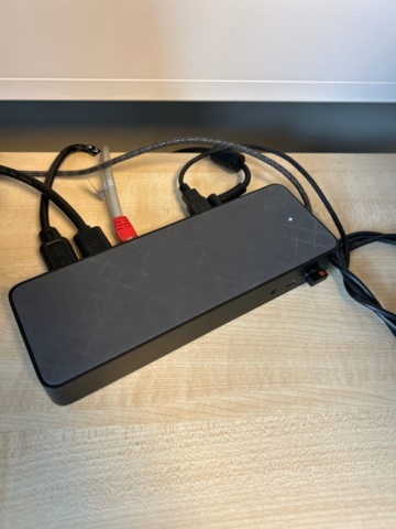 1532215-10 Bärbar dator HP med dubbla skärmar