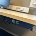 1532214-4 Elektriskt hörnskrivbord med stol och skåp