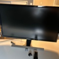 1532213-2 Två datorskärmar med dockstation