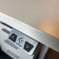 1532212-2 Elektriskt skrivbord Edsbyn med stol och skåp