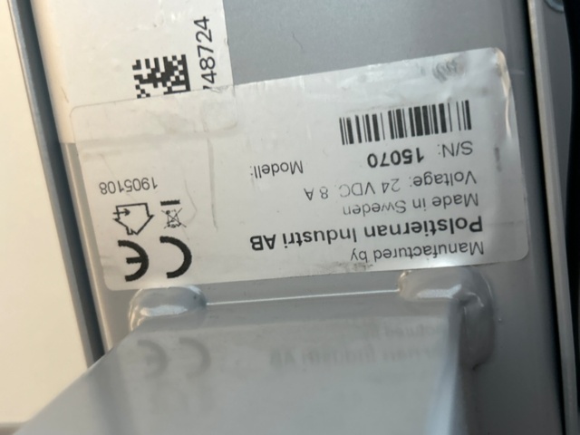 1532212-4 Elektriskt skrivbord Edsbyn med stol och skåp