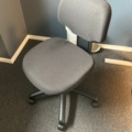 1532212-5 Elektriskt skrivbord Edsbyn med stol och skåp