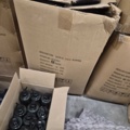 1559413-6 Tofflor, ca 800 par samt hygienprodukter och handdukar - blandade storlekar och färger