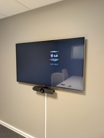1532202-1 Konferenstv 55" med videokonferens